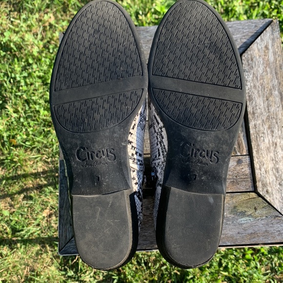 Circus Sam Edelman booties black & white zebra print 1 3/4 “ heel. Worn once - Picture 8 of 8